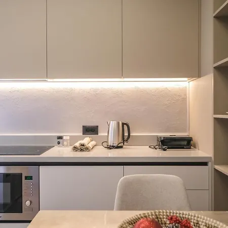 Two Steps Apartment *