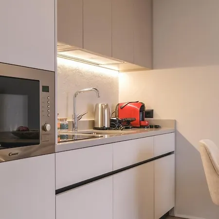 Two Steps Apartment *