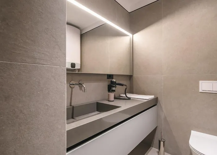 Apartment Two Steps *